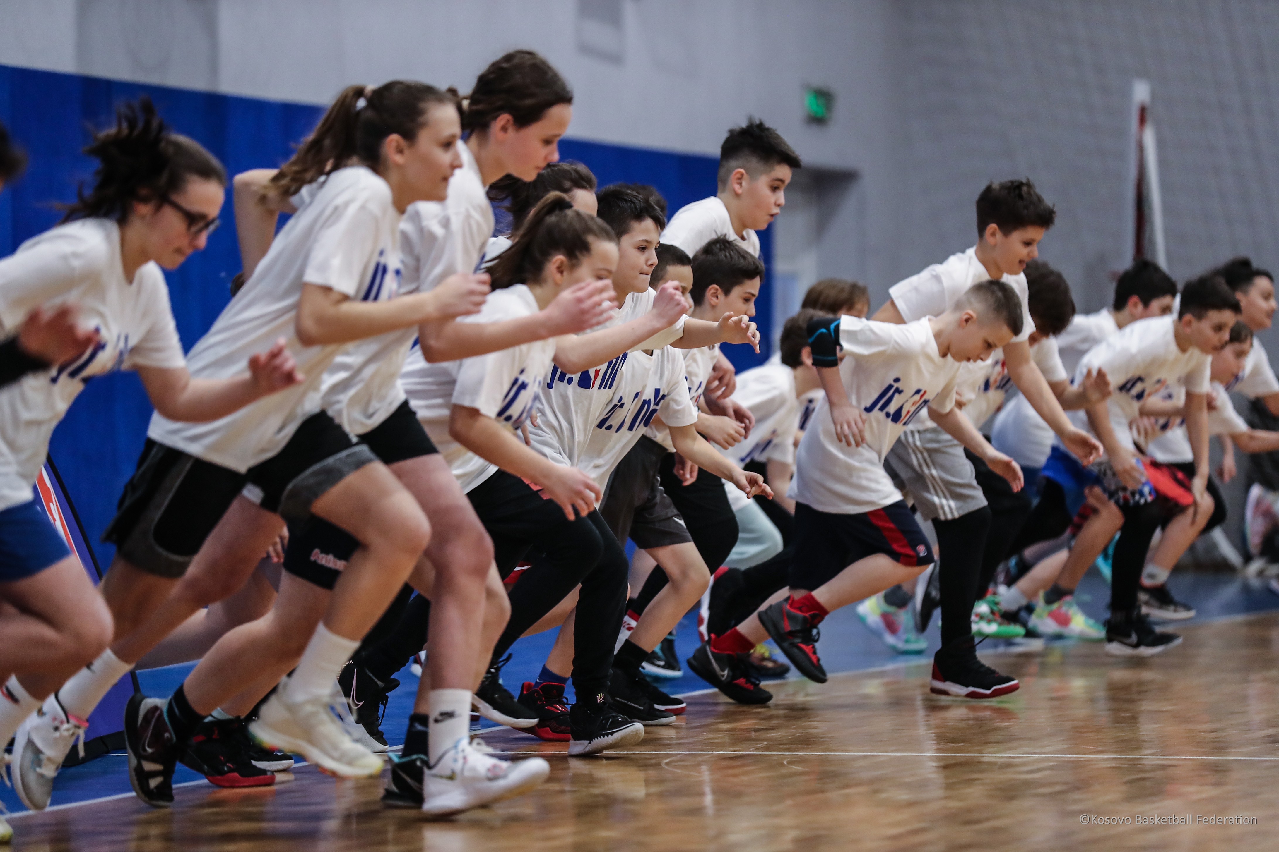 Welsch dhe Carrion mbajnë stërvitje me fëmijët kosovarë